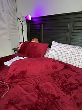 Snapshot of BrattyBae_xo chatting on February 5, 6:37 pm BrattyBae xo online show from February 5, 6:37 pm