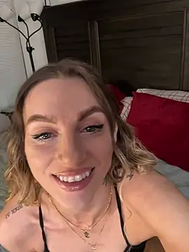 Snapshot of BrattyBae_xo chatting on March 9, 11:03 pm BrattyBae xo online show from March 9, 11:03 pm