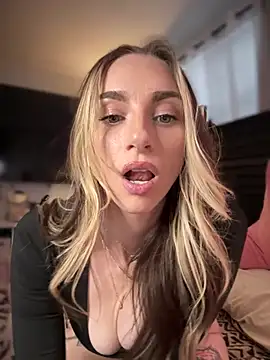 BrattyBae xo online show from January 15, 7:50 pm