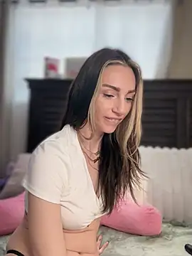 BrattyBae xo online show from February 24, 6:20 pm