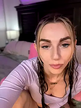 Snapshot of BrattyBae_xo chatting on September 25, 7:31 pm BrattyBae xo online show from September 25, 7:31 pm