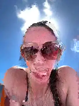 Snapshot of BrattyBae_xo chatting on June 6, 7:30 pm BrattyBae xo online show from June 6, 7:30 pm