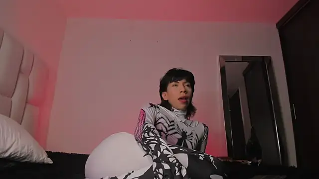 Snapshot of evaevanscute chatting on October 29, 6:40 pm evaevanscute online show from October 29, 6:40 pm