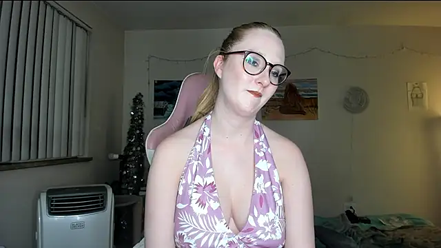 Snapshot of AudreyMadisonX chatting on February 18, 8:16 am AudreyMadisonX online show from February 18, 8:16 am