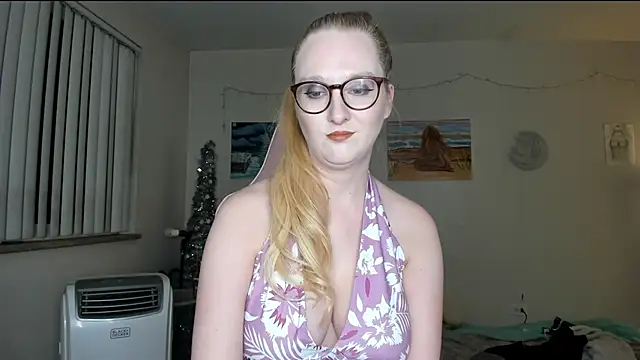 Snapshot of AudreyMadisonX chatting on February 15, 3:52 am AudreyMadisonX online show from February 15, 3:52 am