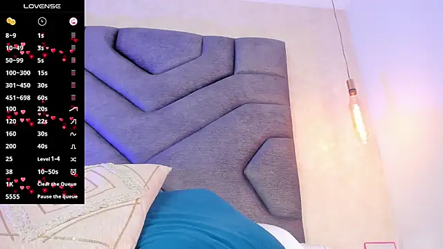 AilishBenson online show from October 25, 7:25 pm