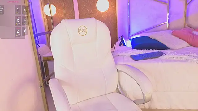 AilishBenson online show from February 14, 7:36 pm