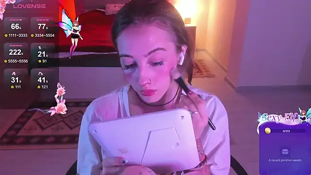 Snapshot of MelodyElf chatting on April 6, 12:28 pm MelodyElf online show from April 6, 12:28 pm