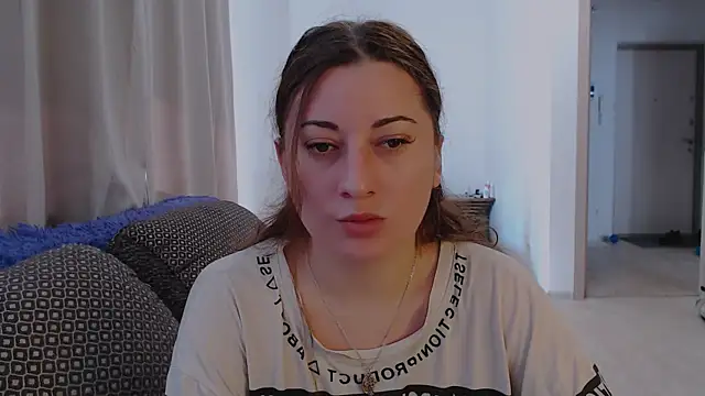 Snapshot of Helen_Adams_ chatting on July 13, 6:02 am Helen Adams online show from July 13, 6:02 am