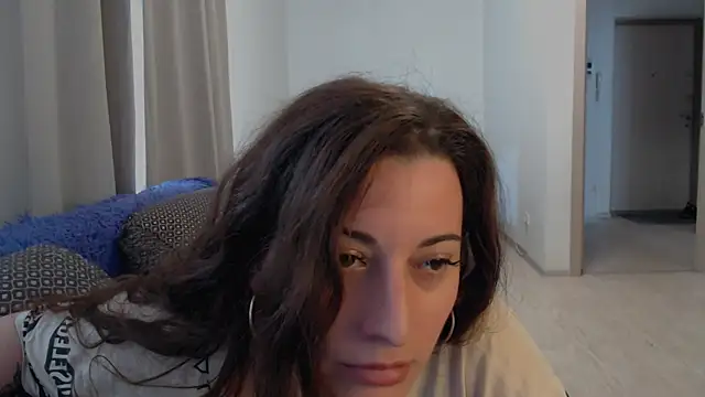 Snapshot of Helen_Adams_ chatting on July 7, 7:23 am Helen Adams online show from July 7, 7:23 am
