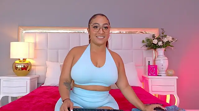 Snapshot of KateVenegas chatting on February 1, 3:54 pm KateVenegas online show from February 1, 3:54 pm