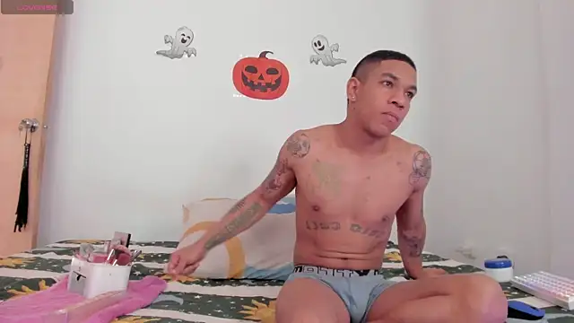 its me miley online show from October 28, 1:10 pm