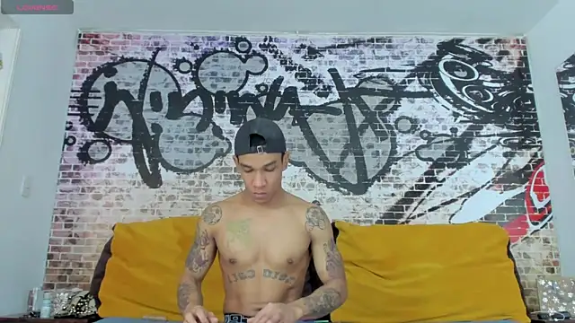 its me miley online show from March 3, 4:26 pm