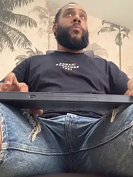 boy  ofc online show from November 10, 7:52 pm