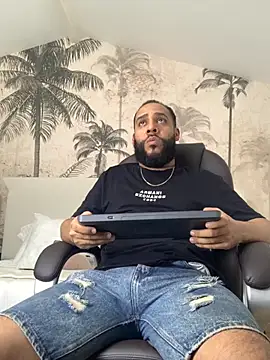 boy  ofc online show from October 28, 6:40 pm