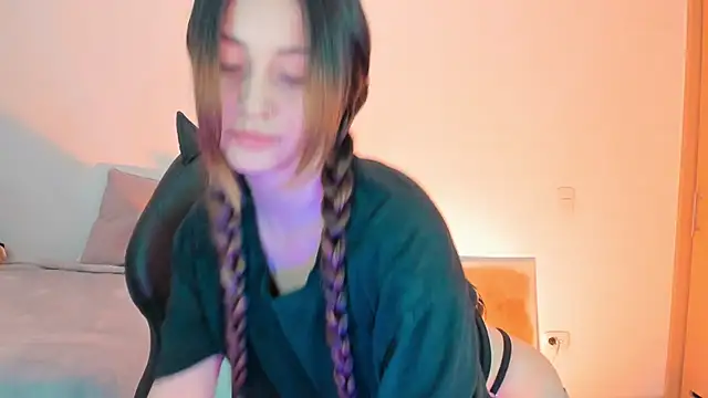 annie mora online show from November 27, 3:18 am