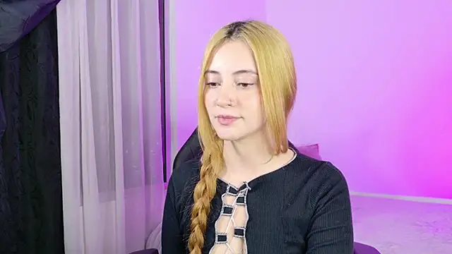 annie mora online show from May 22, 1:47 am