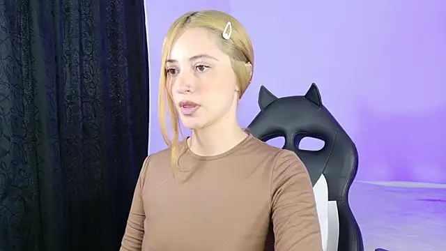 annie mora online show from April 21, 10:38 pm