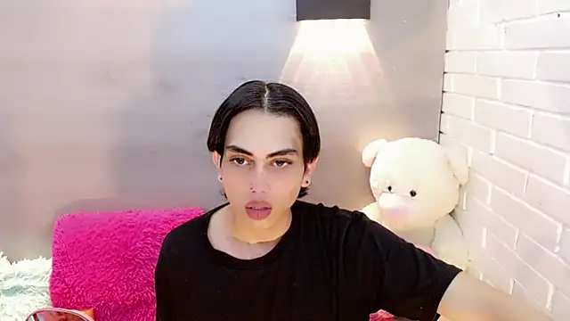 Daniela Pink  online show from October 7, 7:59 pm