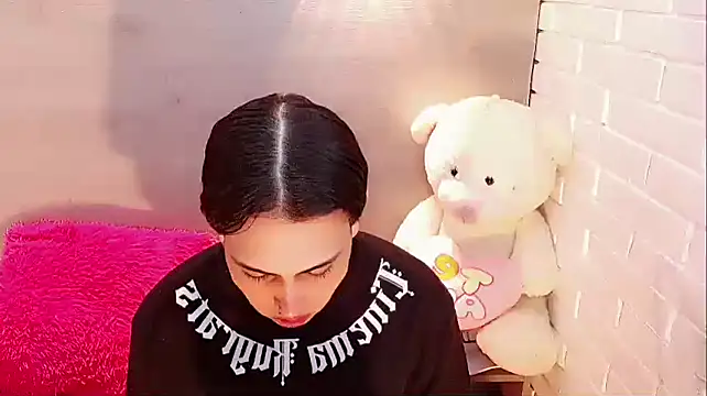 Daniela Pink  online show from January 9, 7:10 pm