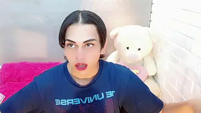 Daniela Pink  online show from October 25, 8:20 pm