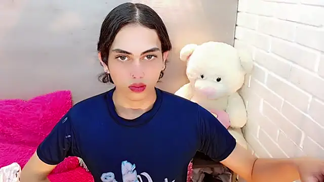 Daniela Pink  online show from November 7, 7:40 pm