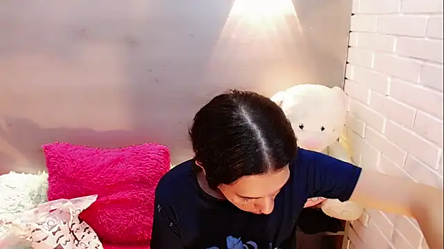 Daniela Pink  online show from December 19, 8:00 pm