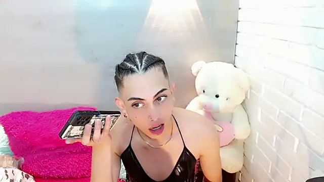 Daniela Pink  online show from November 21, 7:13 pm