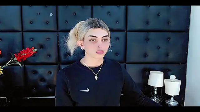 Daniela Pink  online show from February 17, 7:11 pm