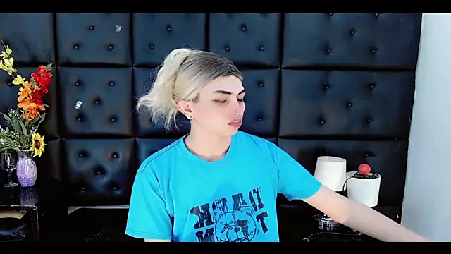 Daniela Pink  online show from February 23, 8:09 pm