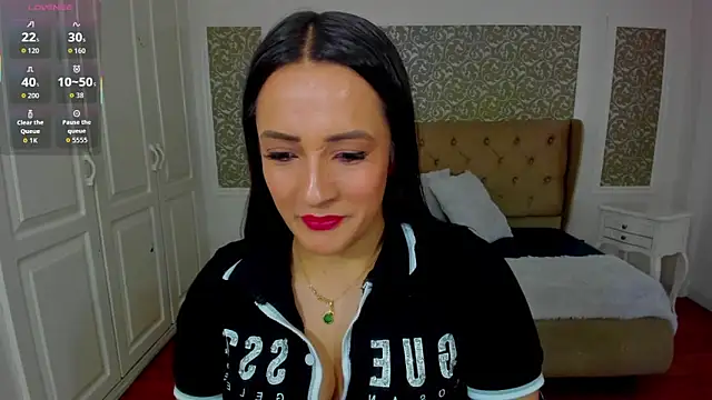 KimWessel  online show from November 22, 7:35 pm