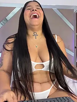 Snapshot of Bianca__69 chatting on January 7, 3:22 am Bianca 69 online show from January 7, 3:22 am