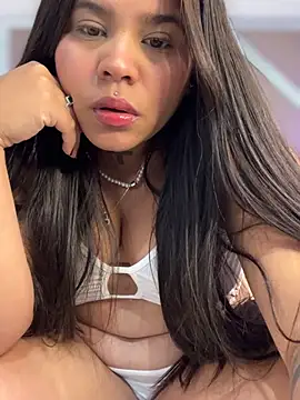 Snapshot of Bianca__69 chatting on February 14, 3:40 am Bianca 69 online show from February 14, 3:40 am