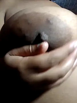 Snapshot of Fantasy1976 chatting on November 7, 4:33 pm Fantasy1976 online show from November 7, 4:33 pm