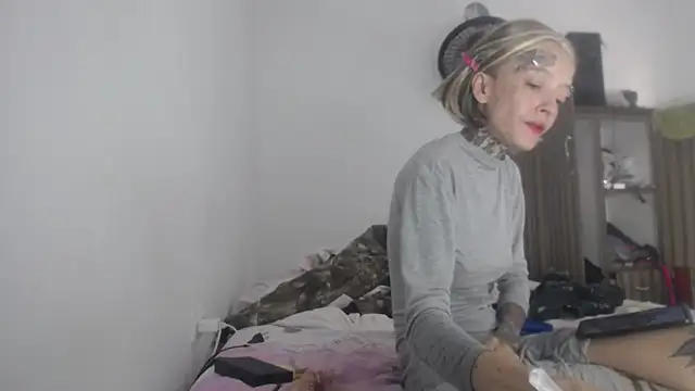 barbara anal squirt  online show from April 7, 9:05 pm