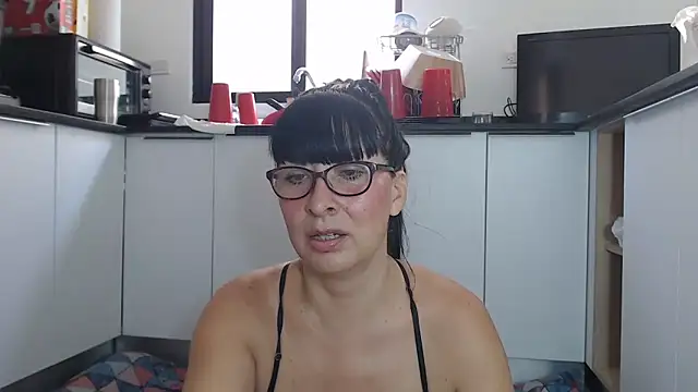 HellenLatin online show from April 3, 5:52 pm