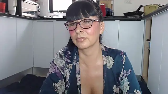 HellenLatin online show from May 18, 8:24 pm