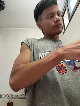 bbchocolate27 online show from April 3, 9:10 pm