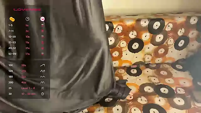 shuhana  online show from October 17, 1:31 am