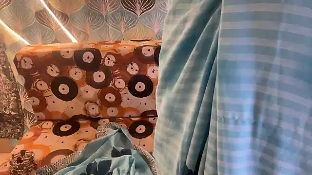 shuhana  online show from December 3, 4:57 am