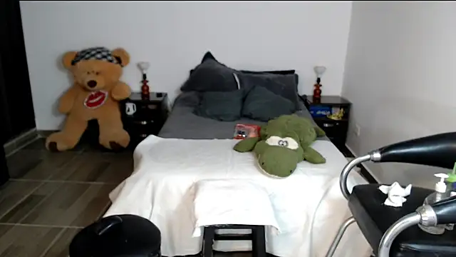 Snapshot of KRISTAL__JACKSON chatting on February 18, 3:21 am KRISTAL JACKSON online show from February 18, 3:21 am