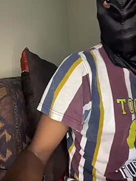 Gifttheskimaskboy online show from March 3, 6:04 pm