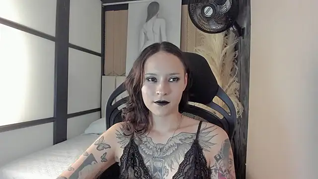 AnnyThompson  online show from March 18, 10:43 pm