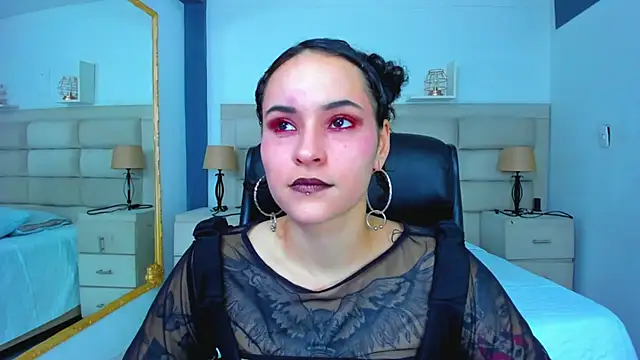 AnnyThompson  online show from September 17, 8:55 pm