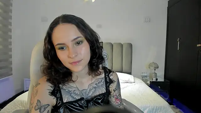 AnnyThompson  online show from February 17, 10:29 pm