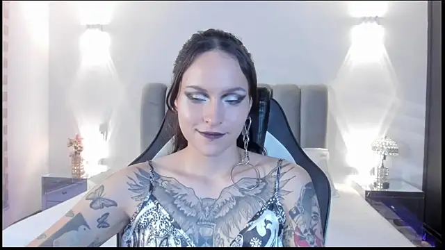 AnnyThompson  online show from February 5, 10:16 pm