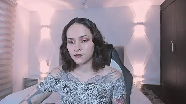 AnnyThompson  online show from January 8, 9:21 pm