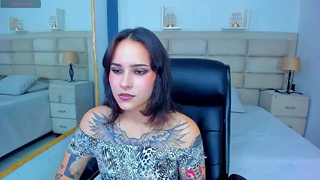 AnnyThompson  online show from October 4, 9:27 pm