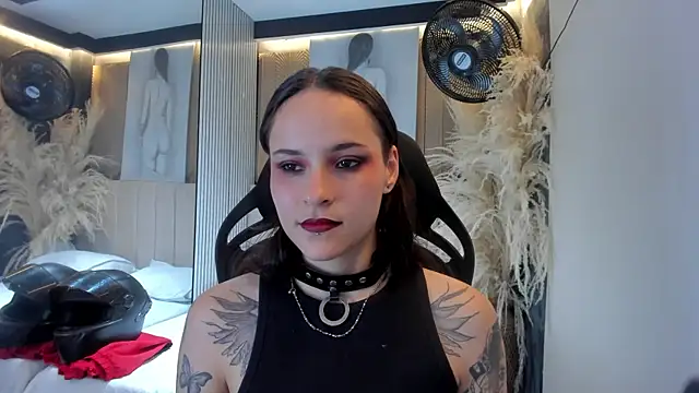 AnnyThompson  online show from April 2, 9:32 pm