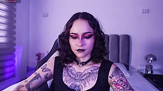 AnnyThompson  online show from February 6, 9:44 pm